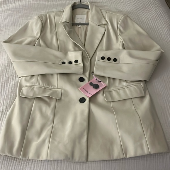 Cream vegan leather blazer NWT. Avec les Filles - Picture 4 of 11